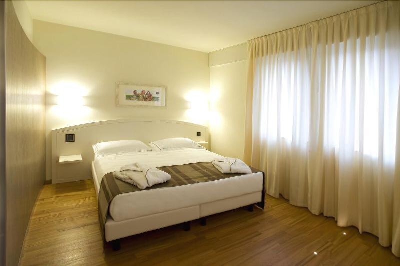 Hotel Napoleon ケラスコ エクステリア 写真