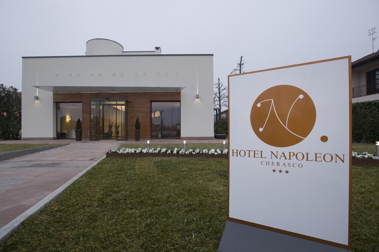 Hotel Napoleon ケラスコ エクステリア 写真